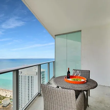 Insane Ocean View Balcony Beachfront Resort Pool